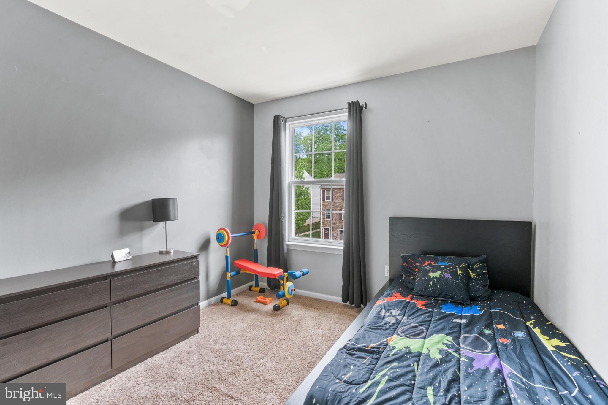 HICKORY KNOLL - Residential