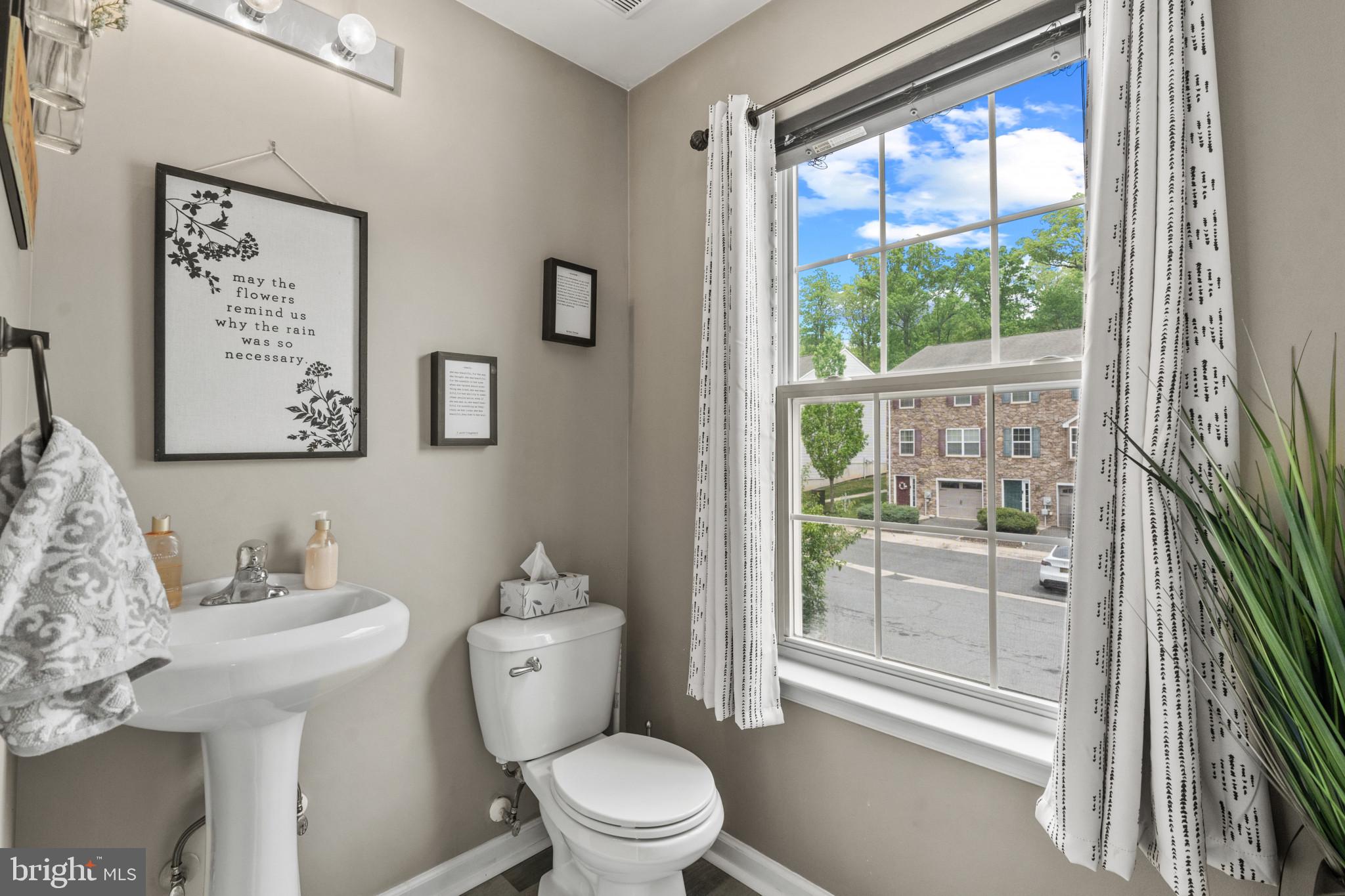 HICKORY KNOLL - Residential