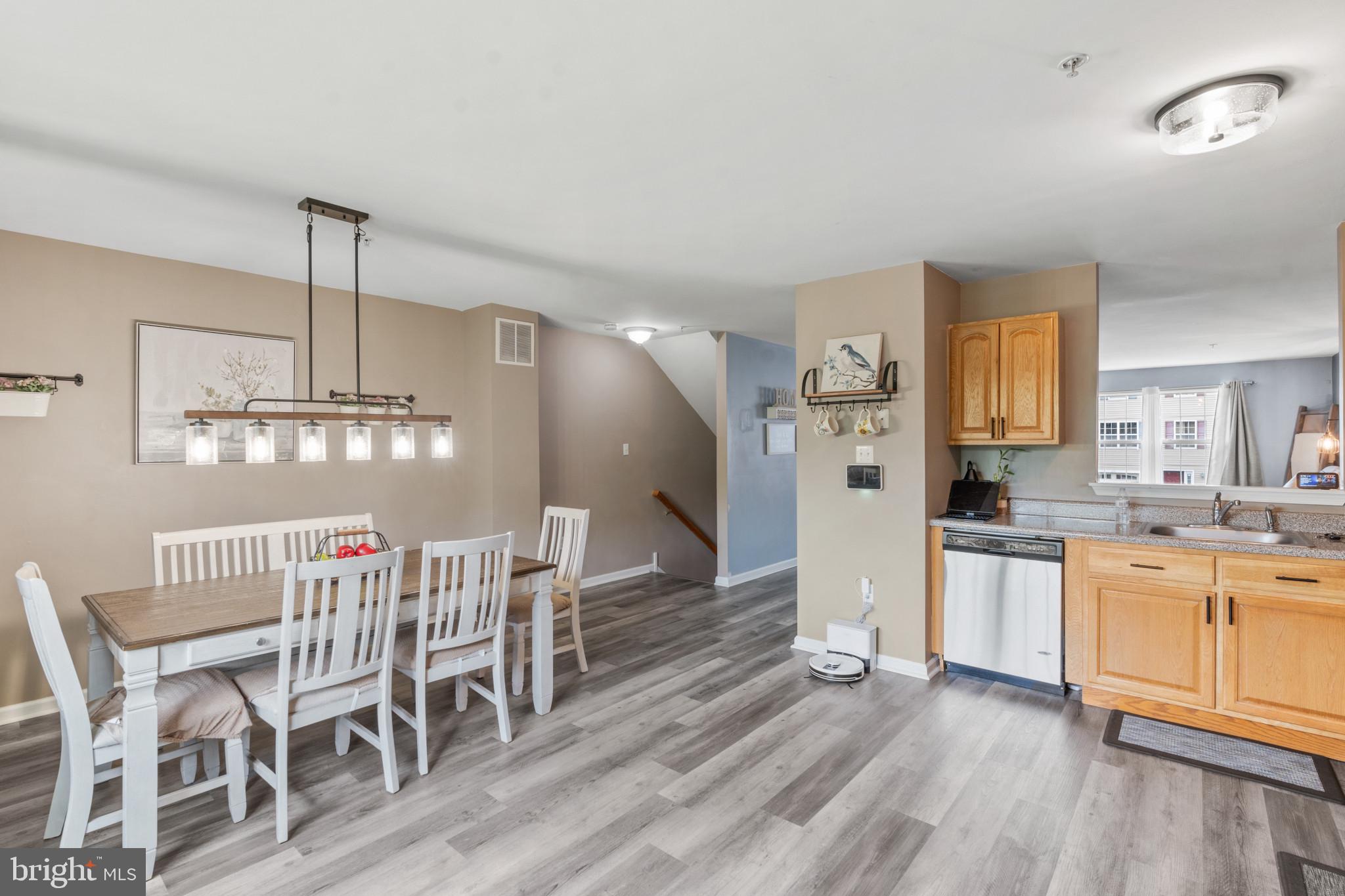 HICKORY KNOLL - Residential