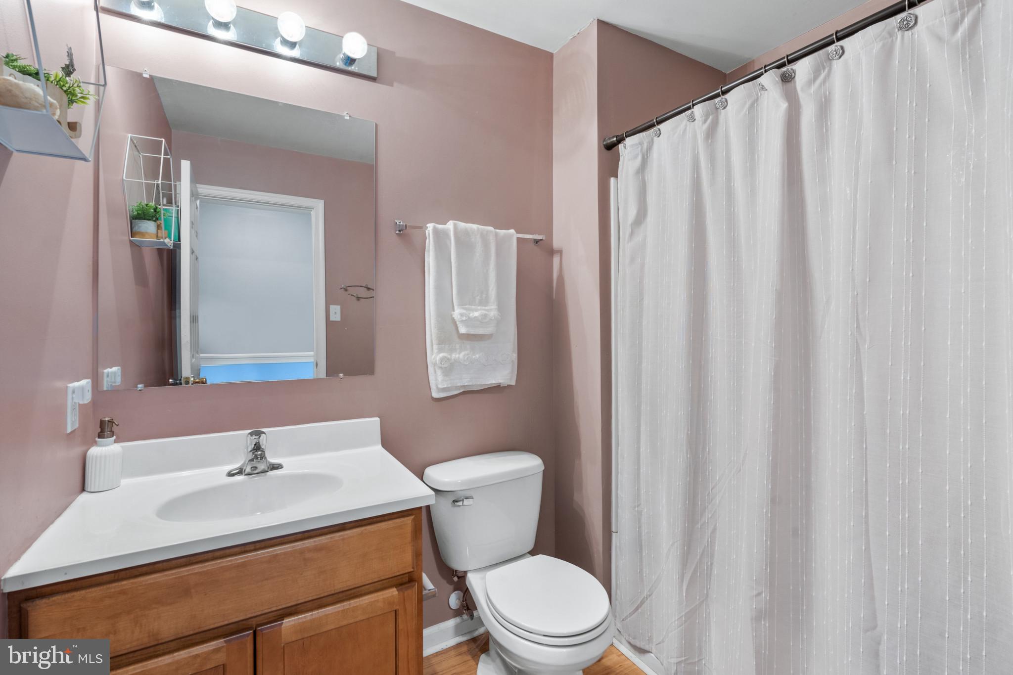 HICKORY KNOLL - Residential