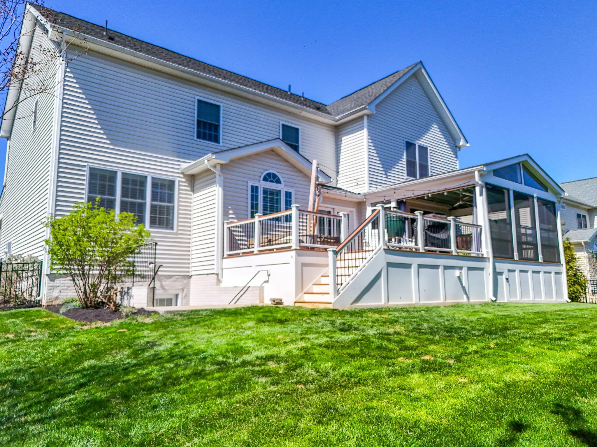 5853 WATERLOO BRIDGE CIRCLE