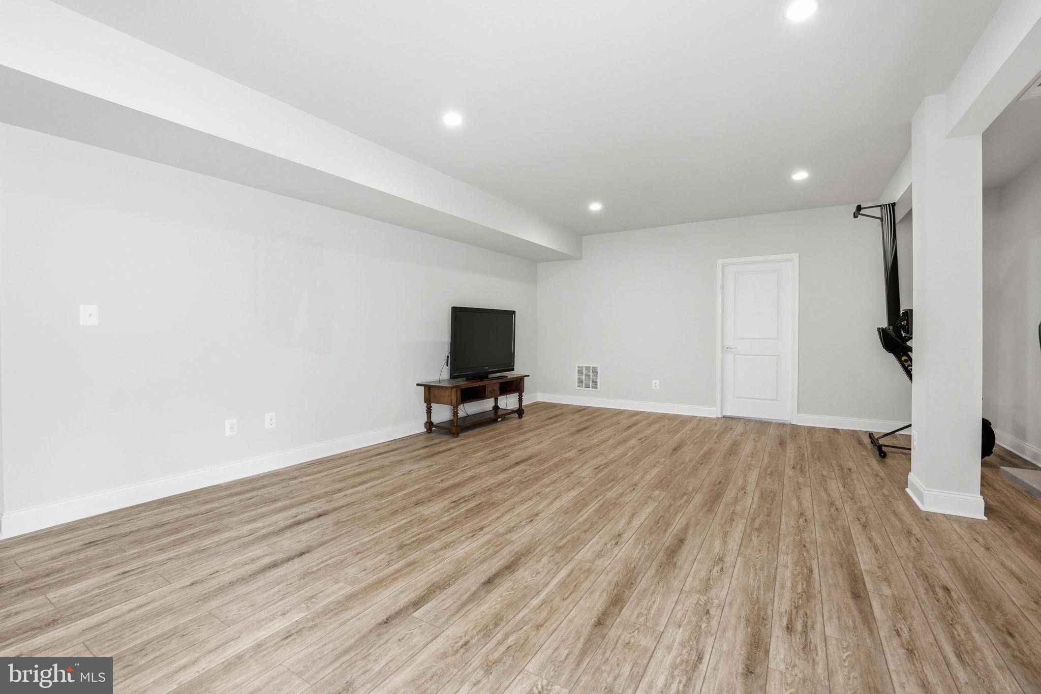 DOMINION VALLEY COUNTRY CLUB - Residential