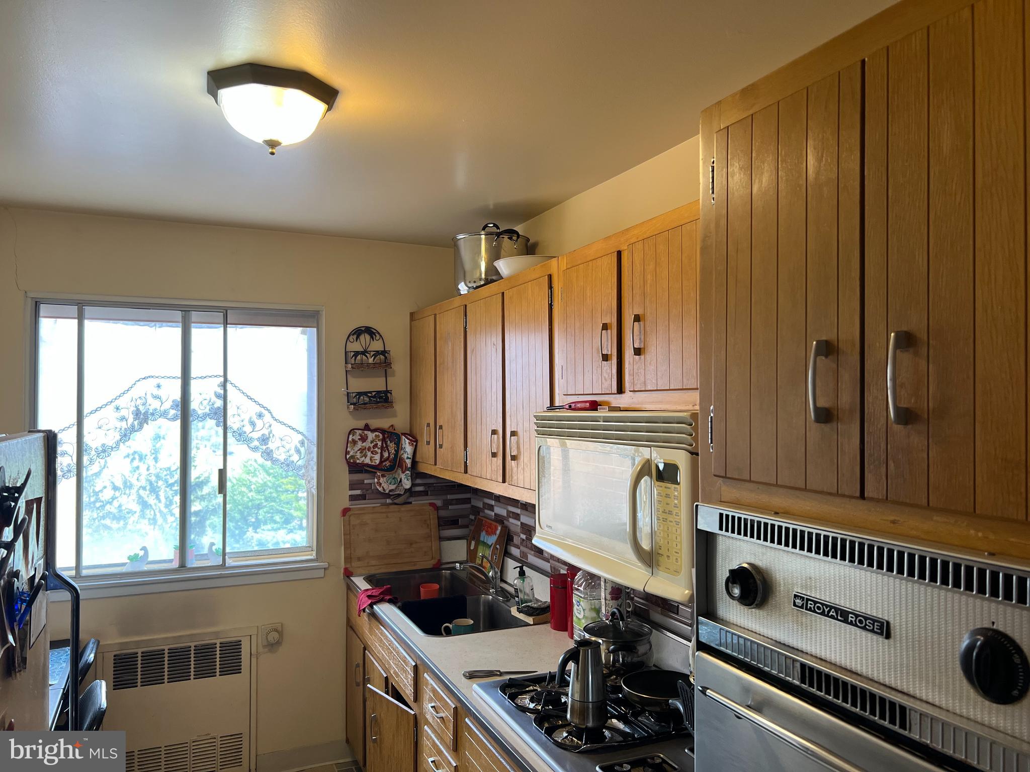 1517 HILL ROAD 6F