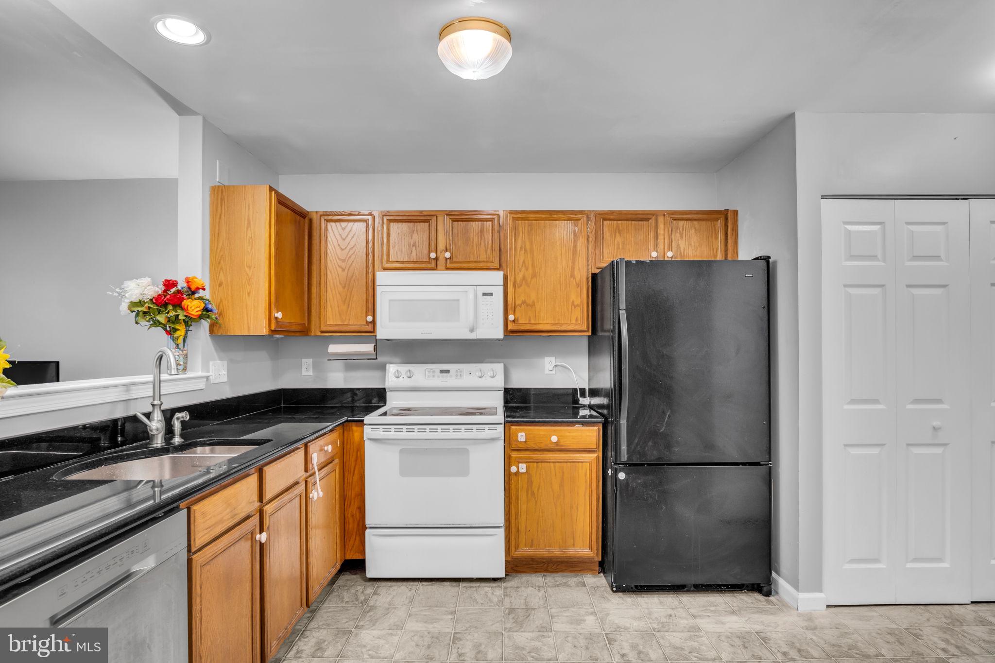 COURTYARDS OF CARLISLE - Residential