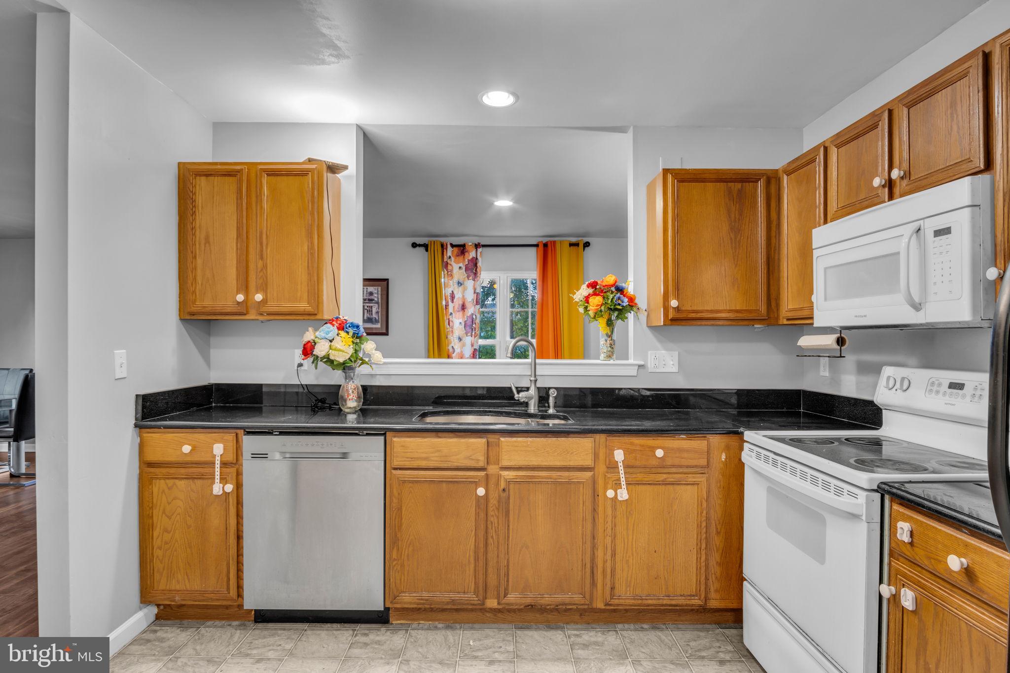 COURTYARDS OF CARLISLE - Residential