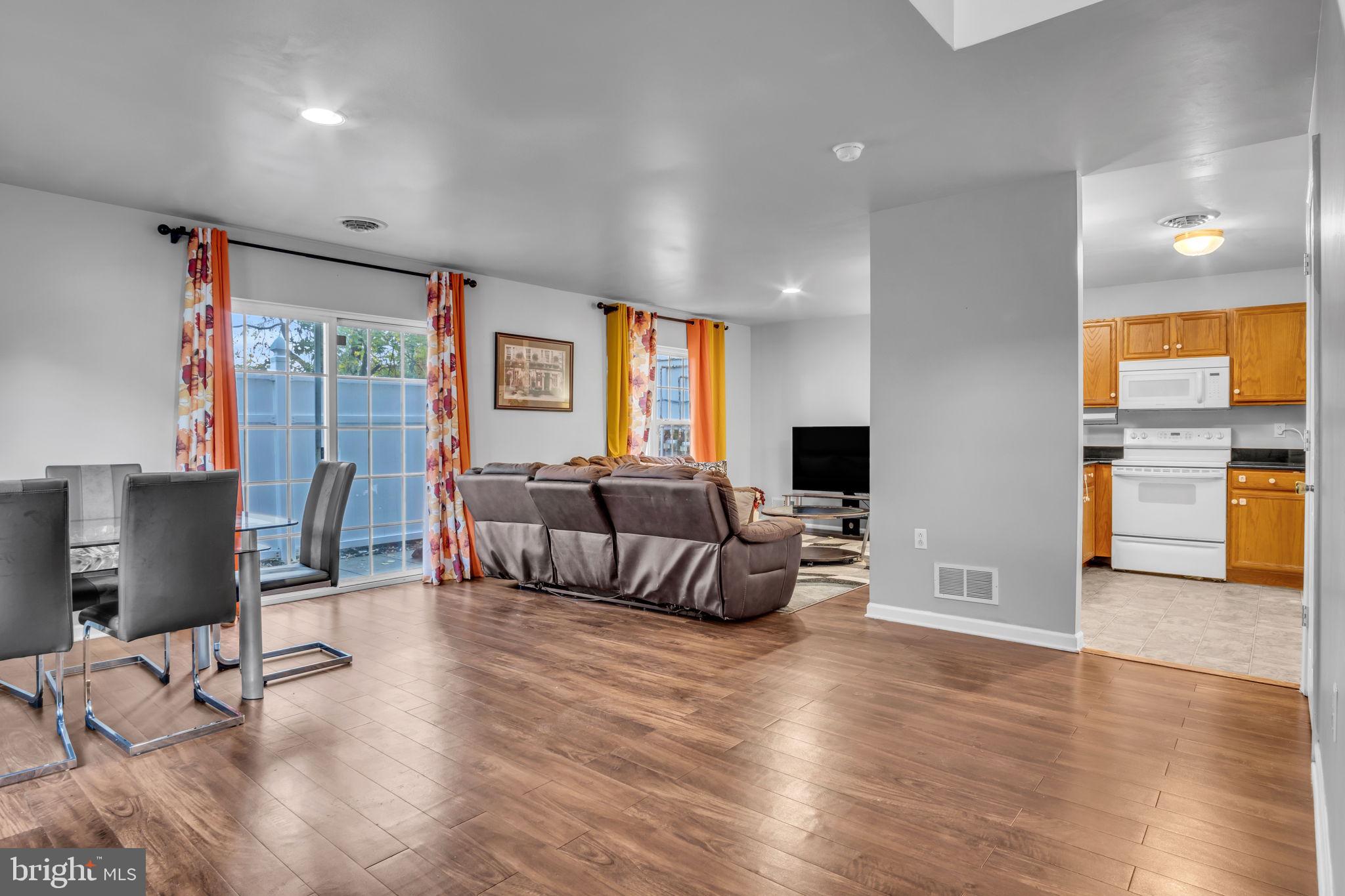 COURTYARDS OF CARLISLE - Residential