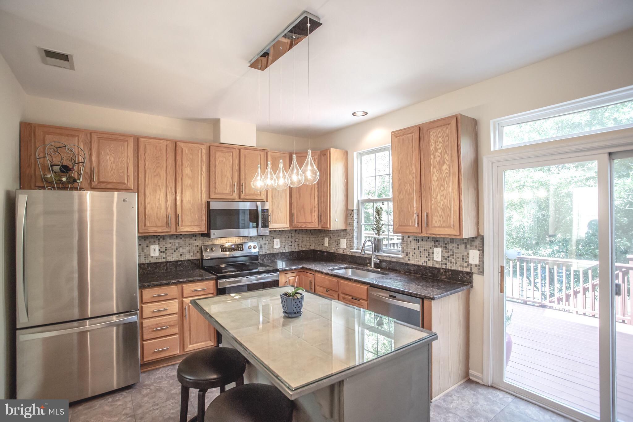 MOUNT VERNON TOWNES - Residential