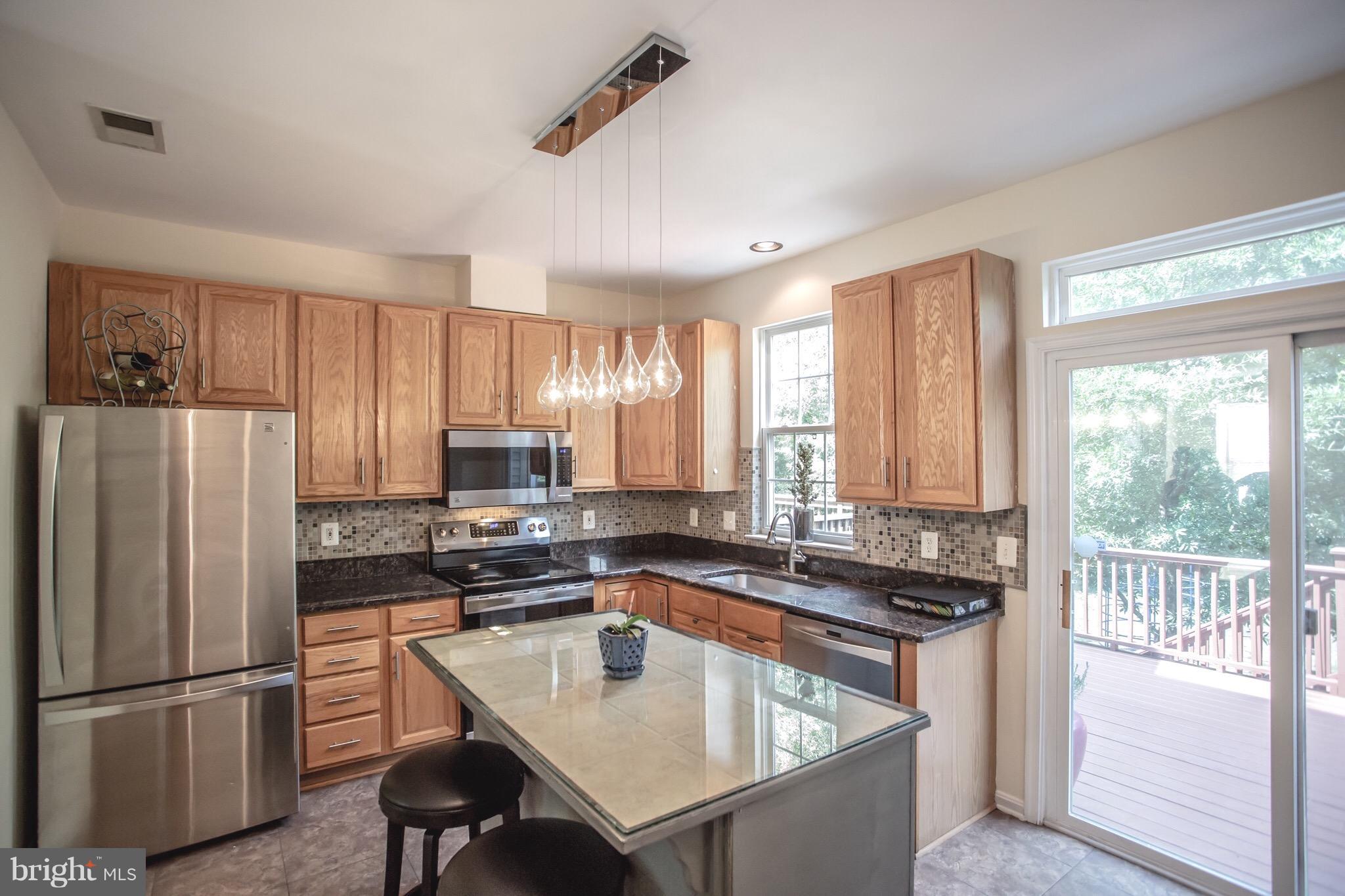 MOUNT VERNON TOWNES - Residential