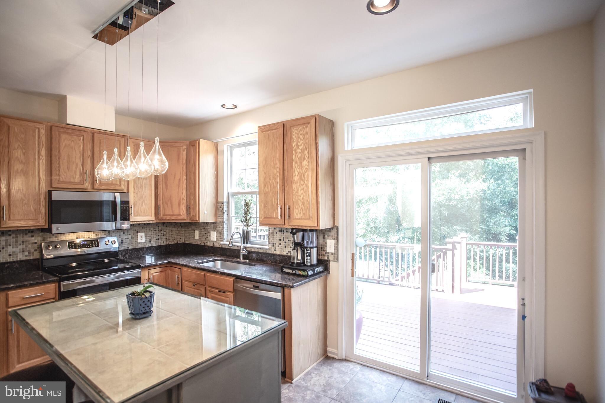 MOUNT VERNON TOWNES - Residential