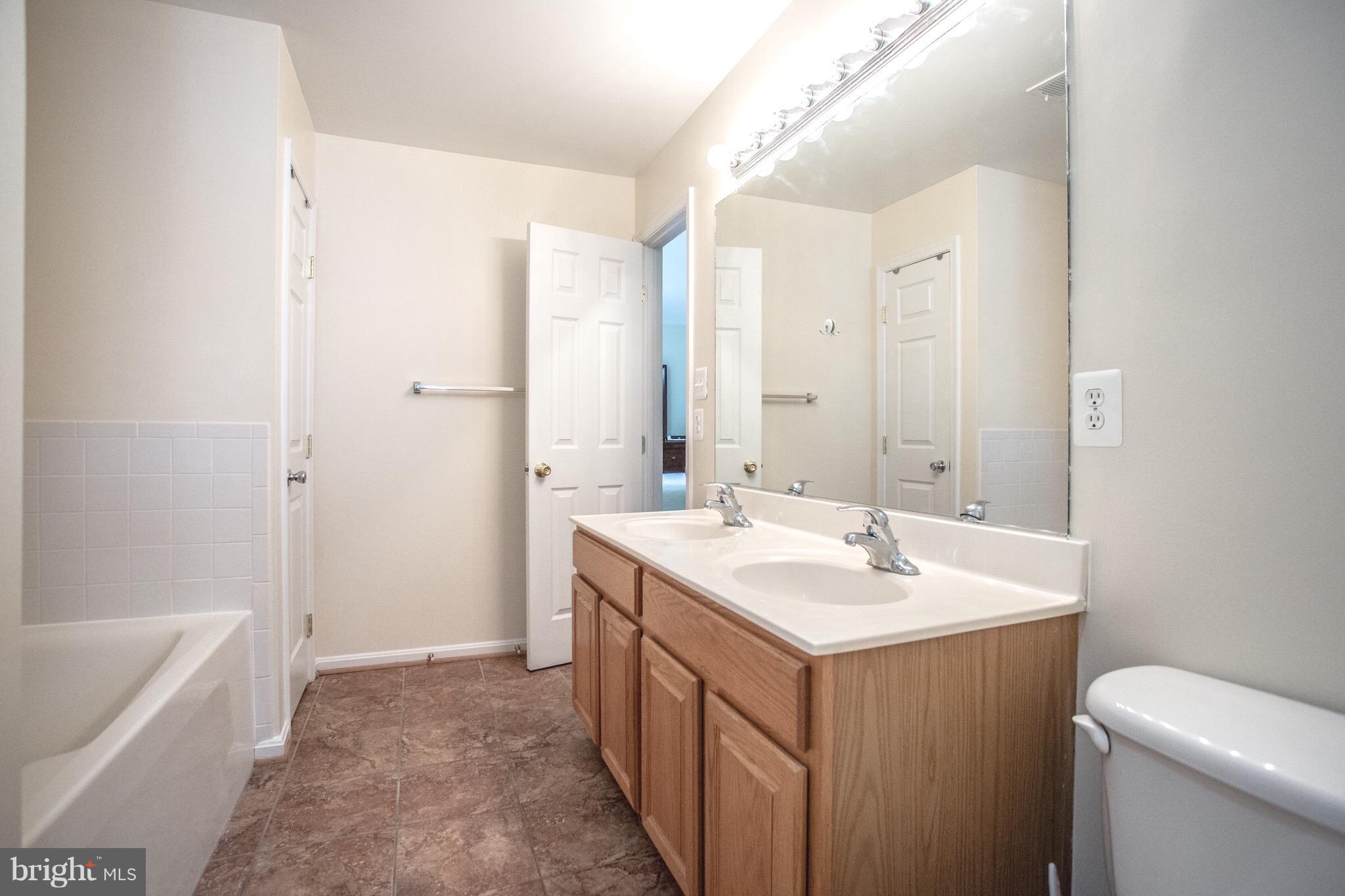 MOUNT VERNON TOWNES - Residential