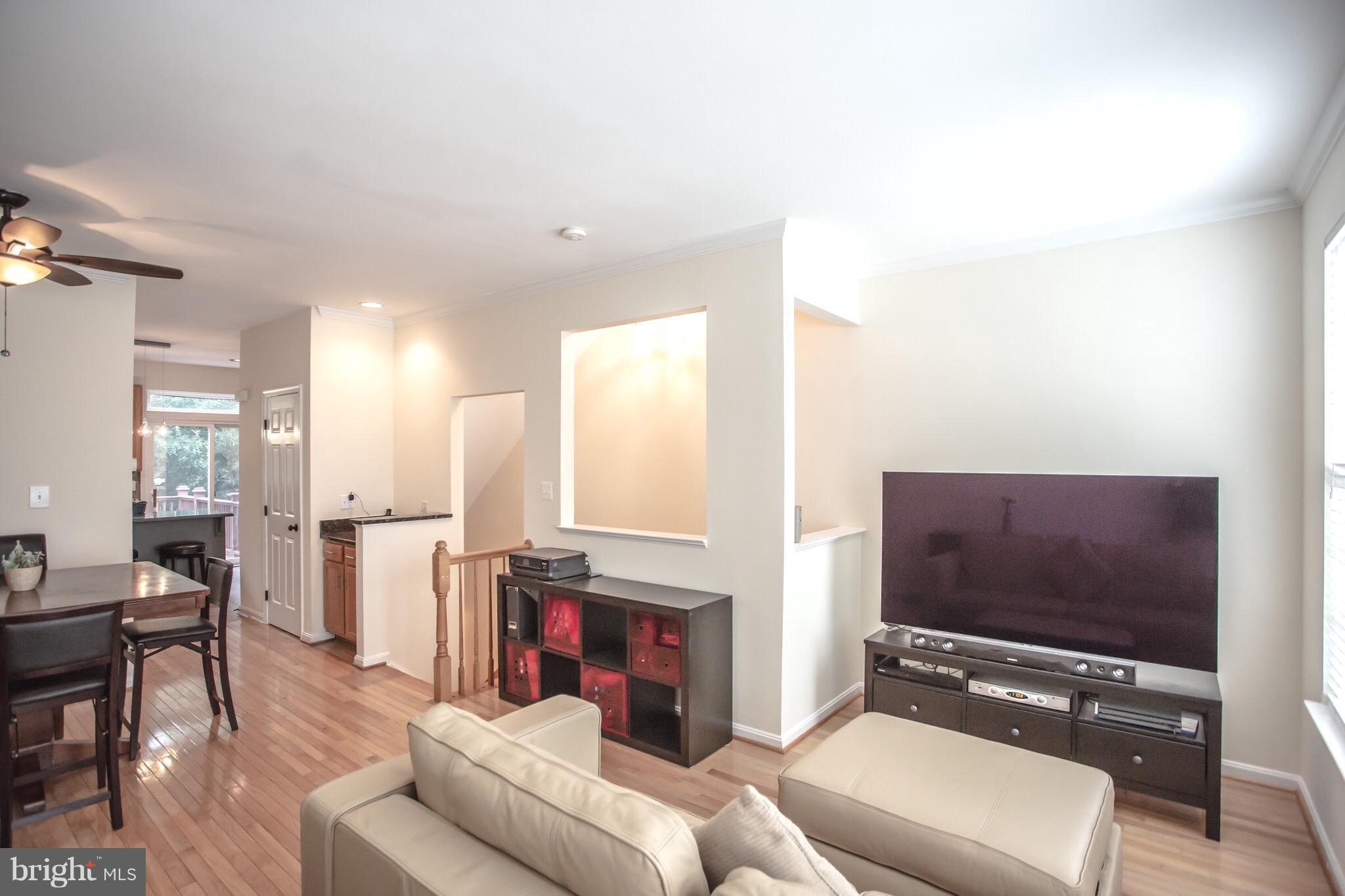 MOUNT VERNON TOWNES - Residential