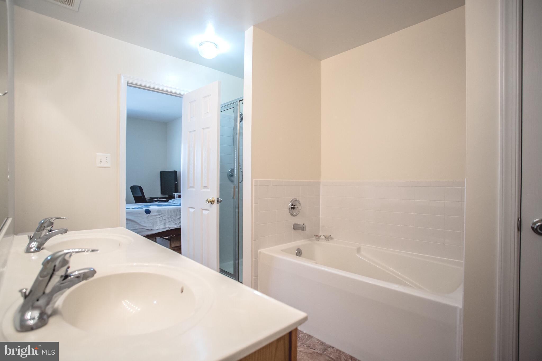 MOUNT VERNON TOWNES - Residential