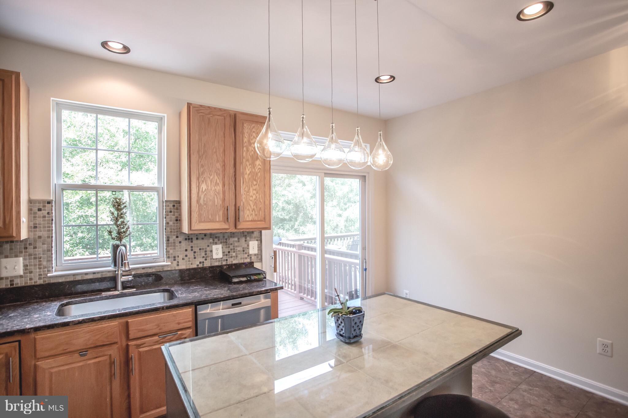 MOUNT VERNON TOWNES - Residential