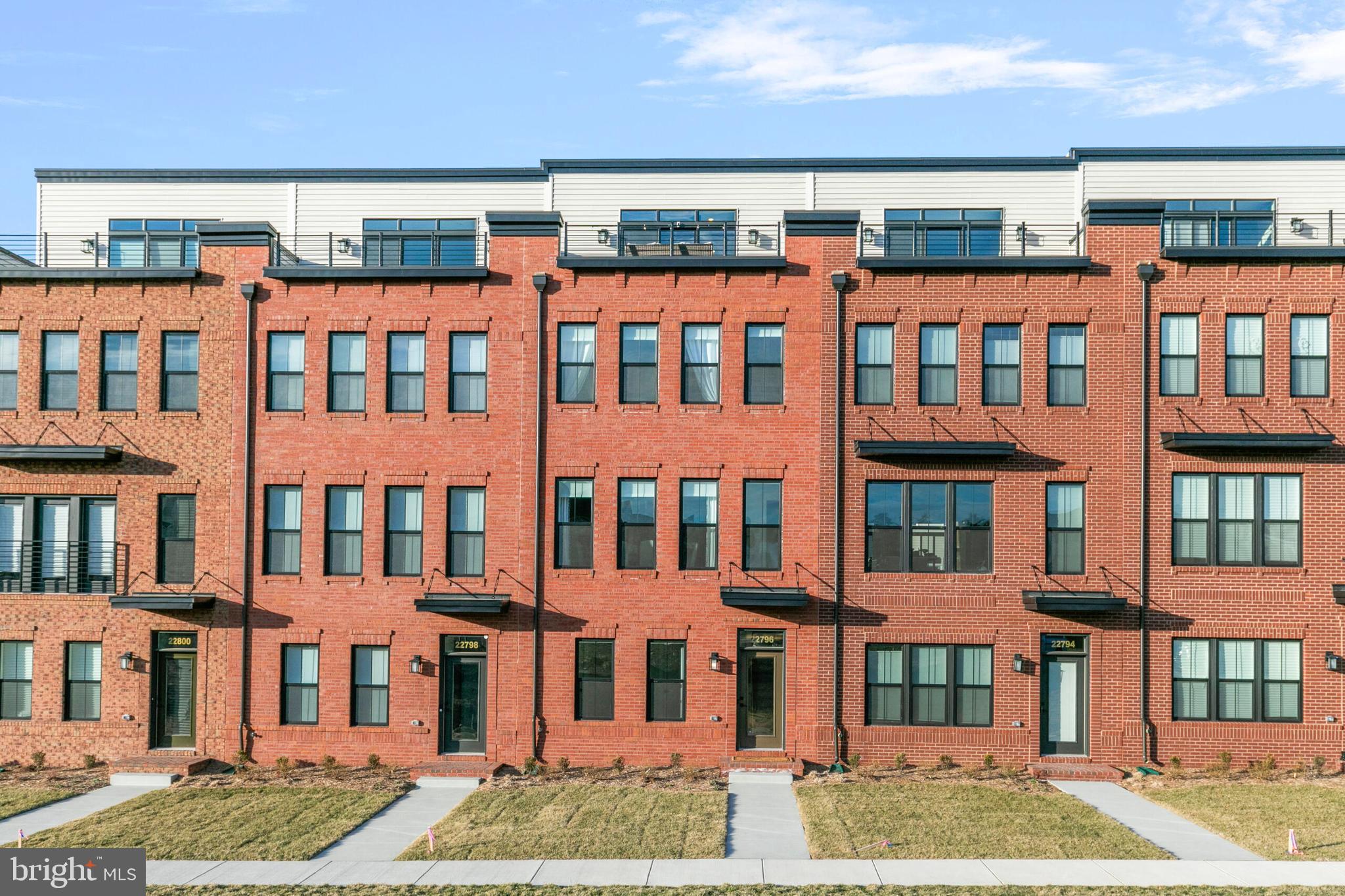 DOWNTOWN BRAMBLETON - Residential