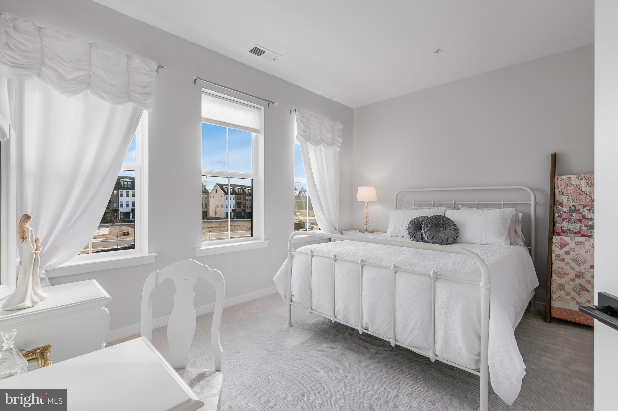 DOWNTOWN BRAMBLETON - Residential