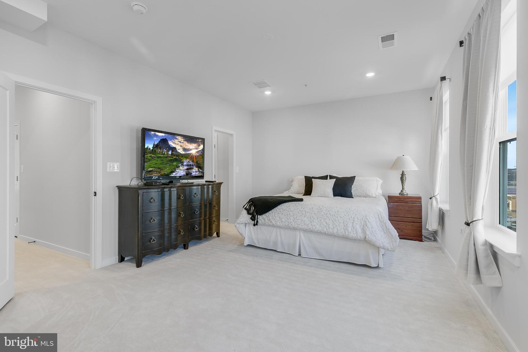 DOWNTOWN BRAMBLETON - Residential