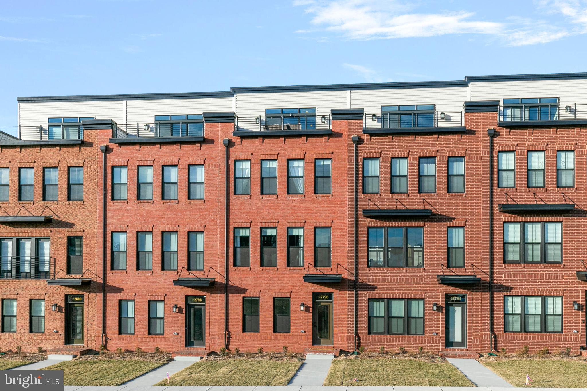 DOWNTOWN BRAMBLETON - Residential