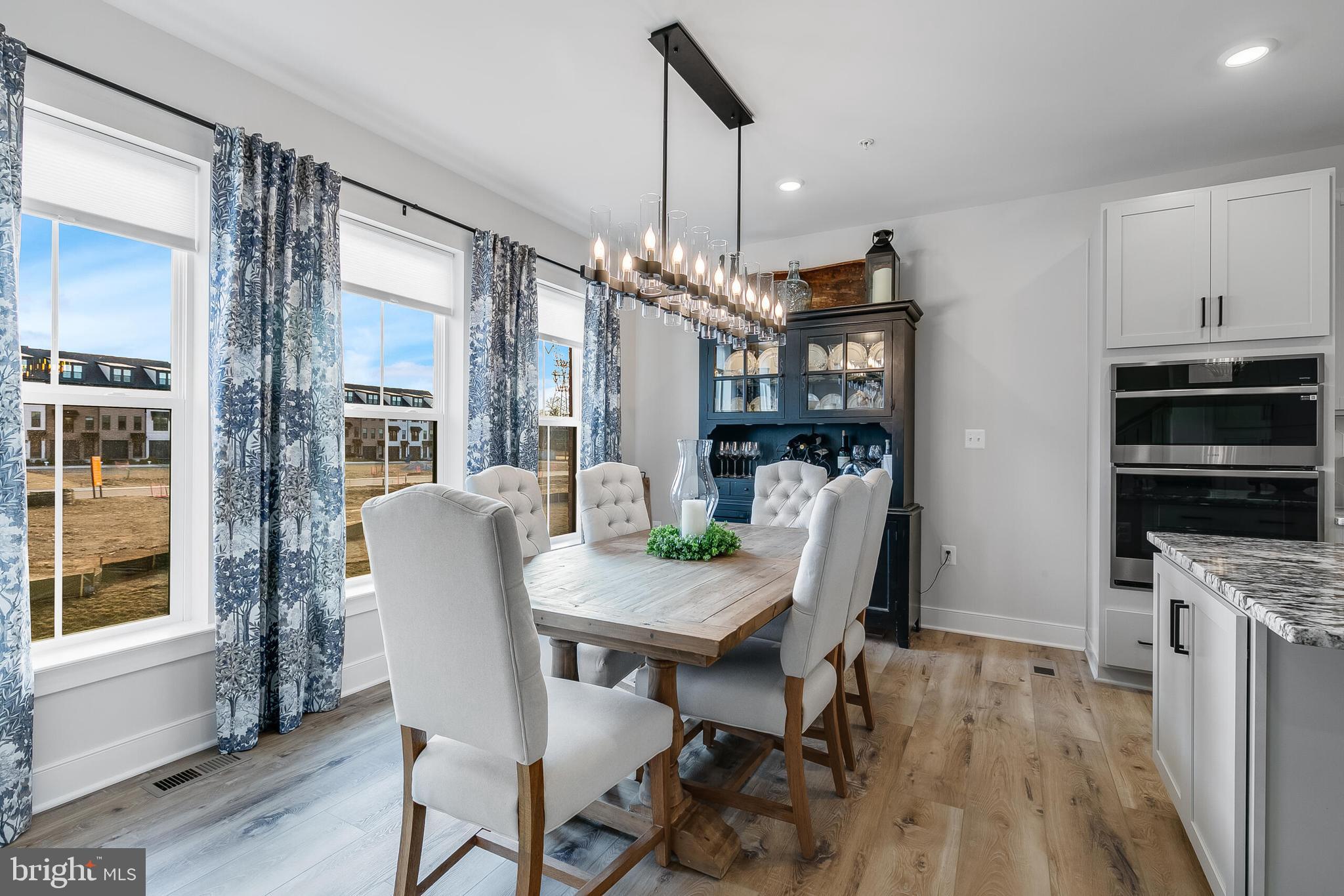 DOWNTOWN BRAMBLETON - Residential