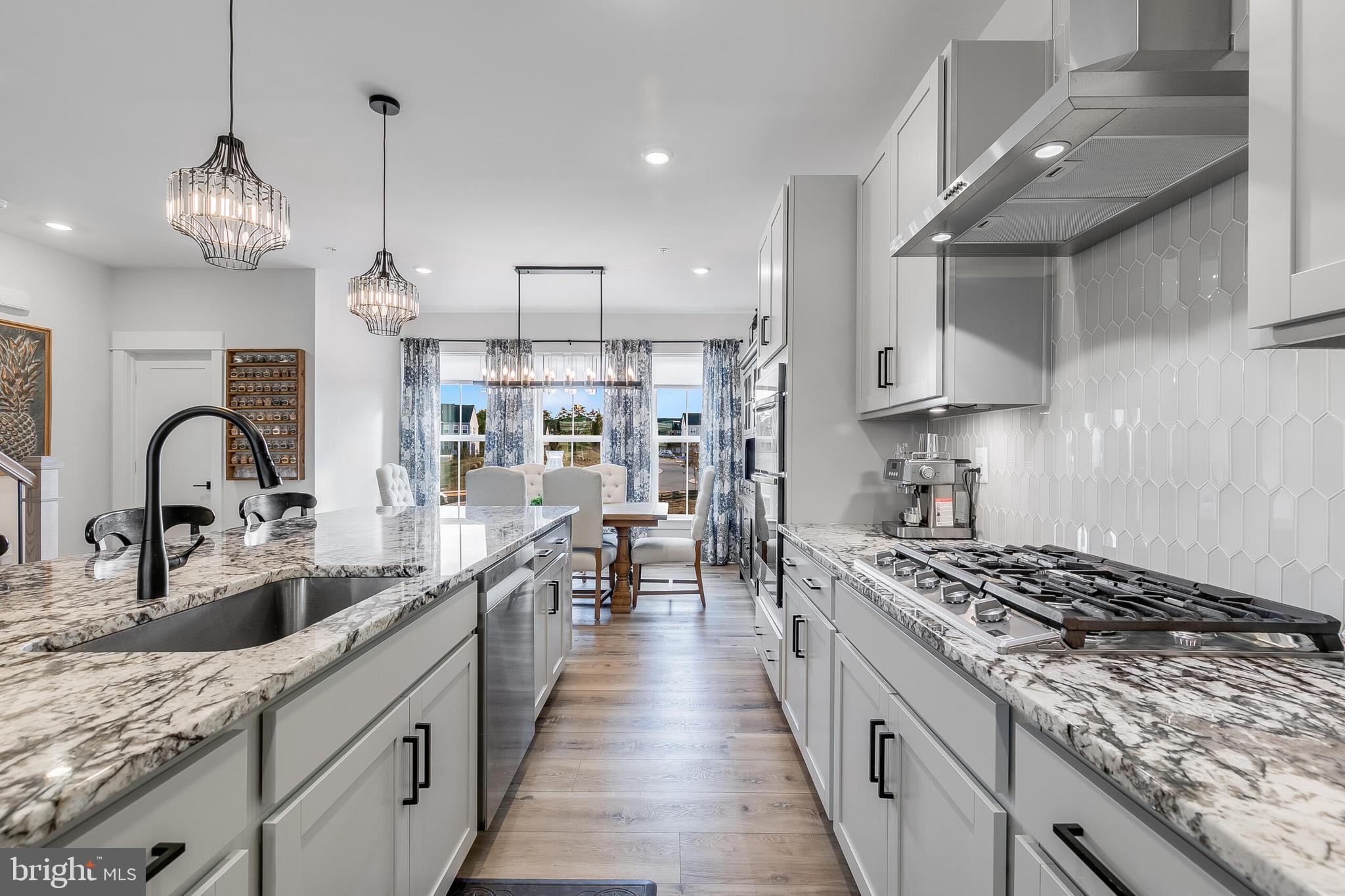 DOWNTOWN BRAMBLETON - Residential