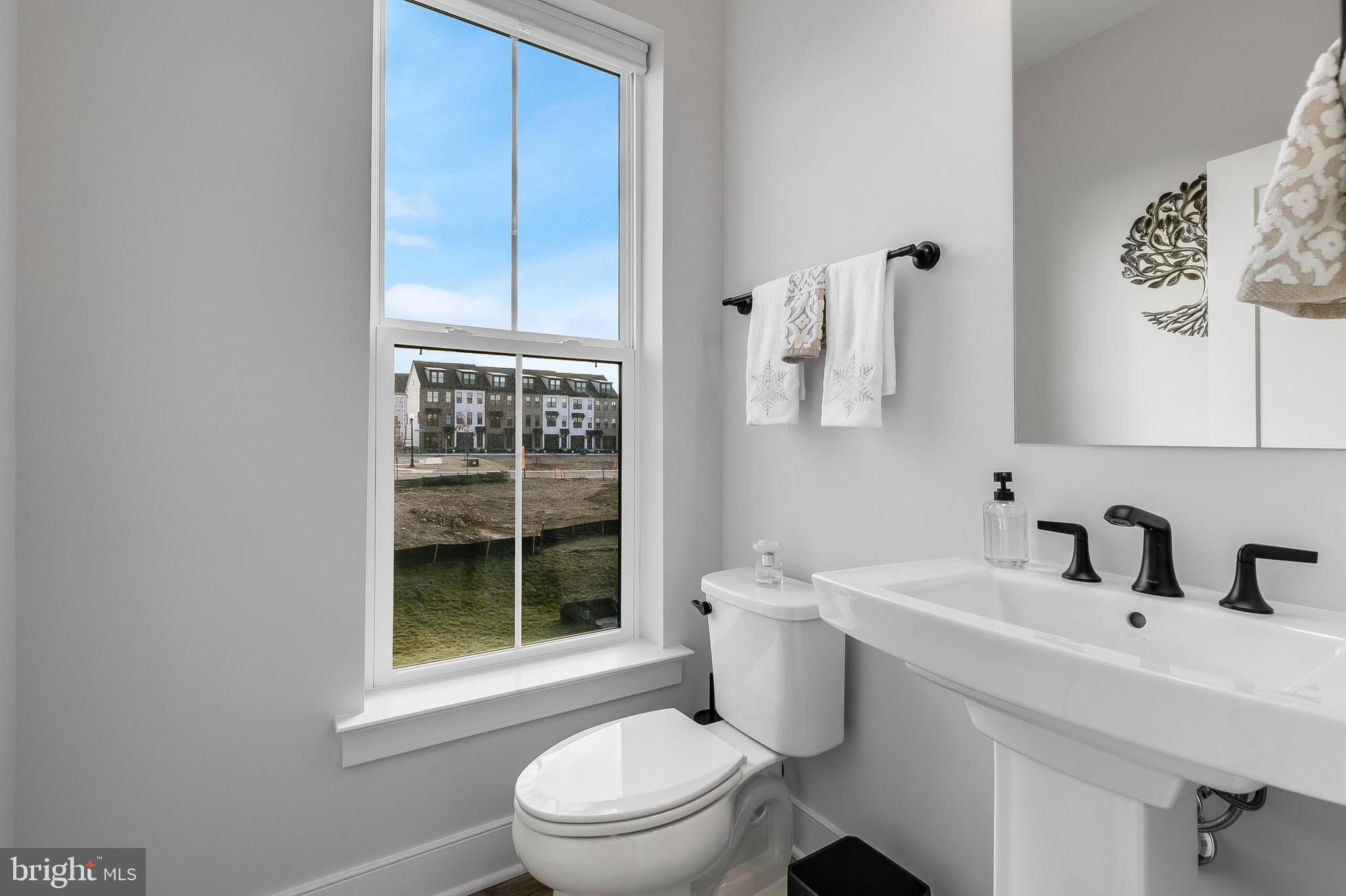 DOWNTOWN BRAMBLETON - Residential