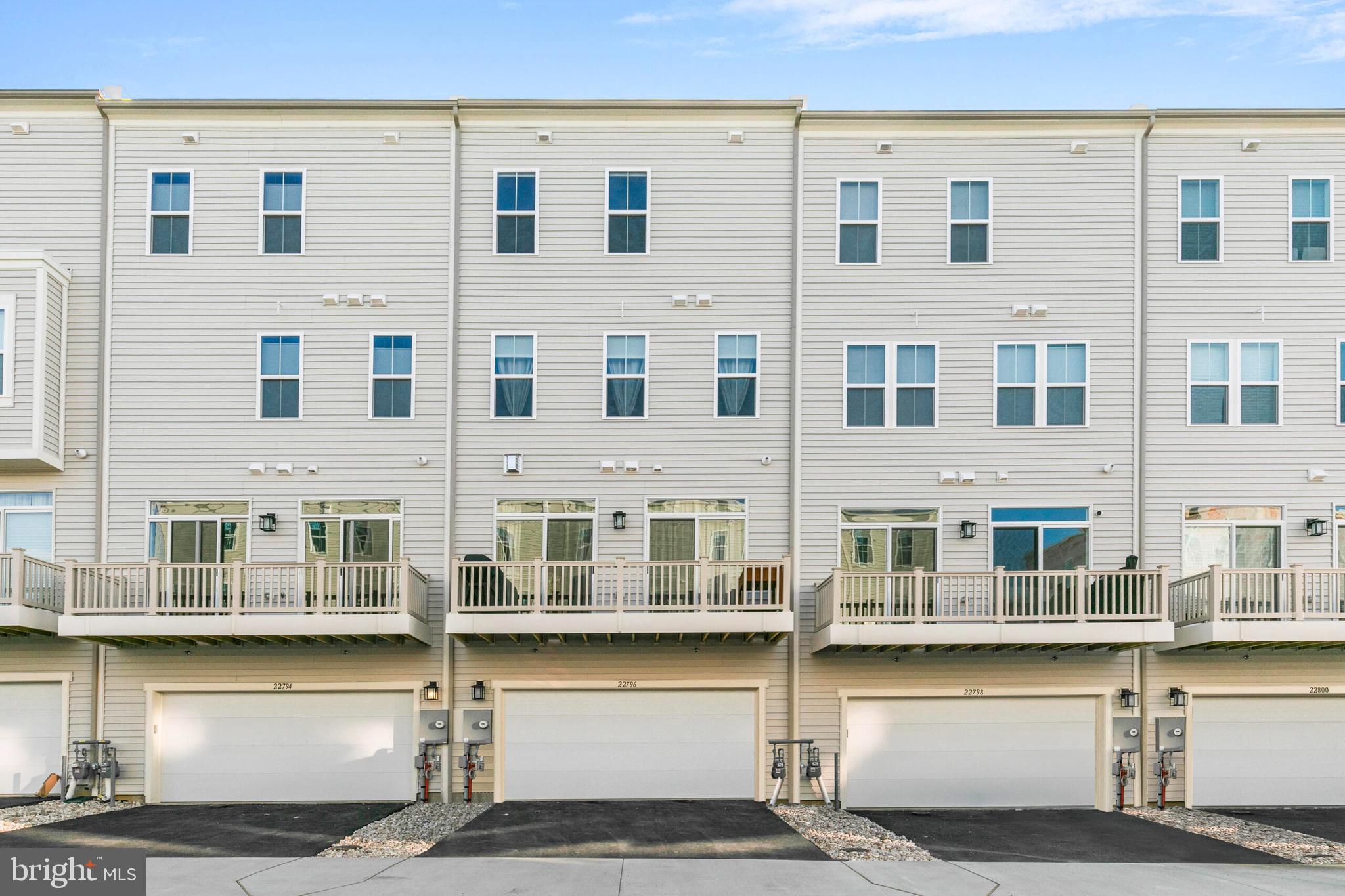 DOWNTOWN BRAMBLETON - Residential