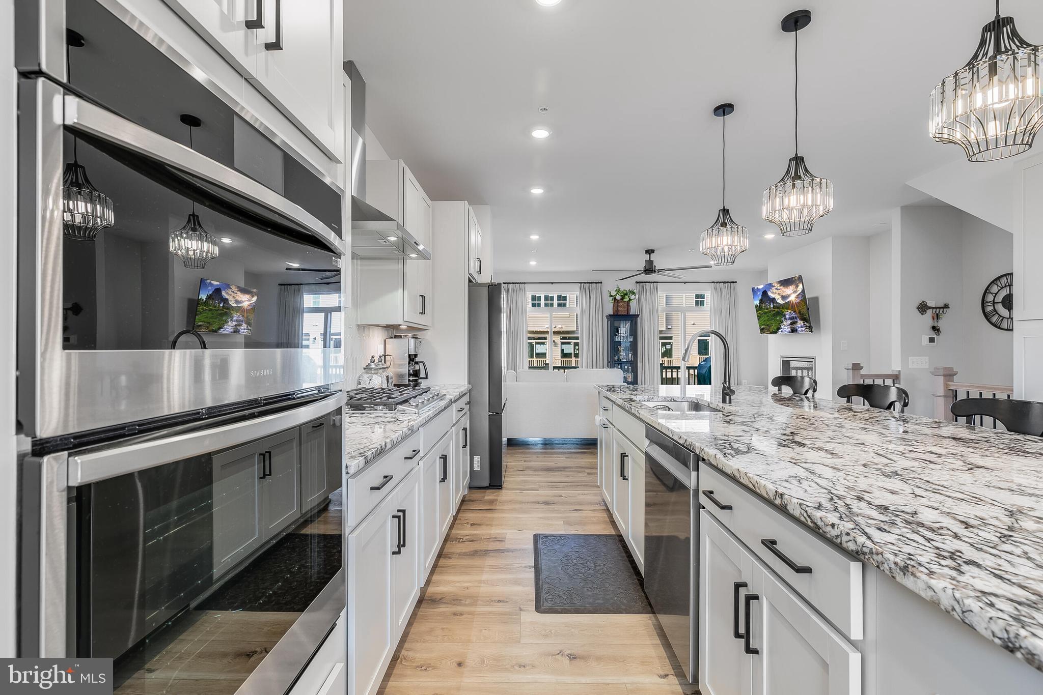 DOWNTOWN BRAMBLETON - Residential