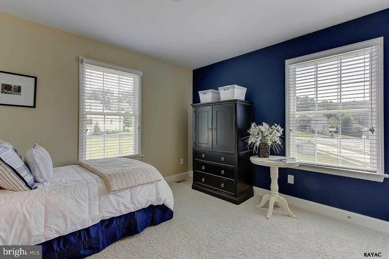 ORCHARD HILLS - Residential