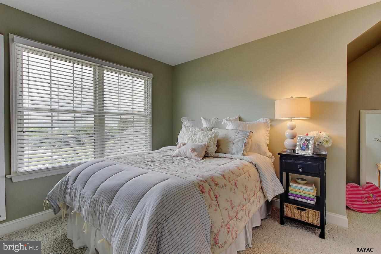 ORCHARD HILLS - Residential
