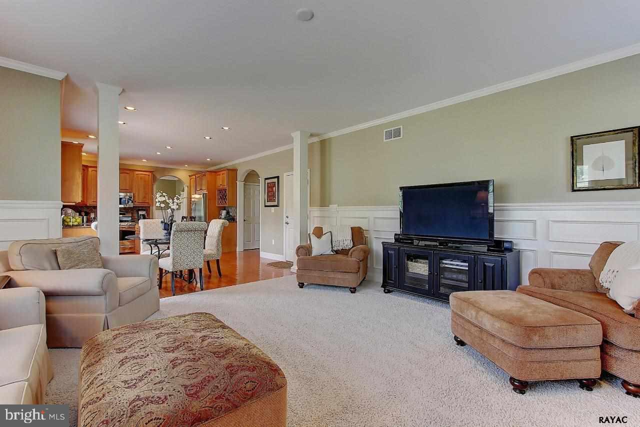 ORCHARD HILLS - Residential