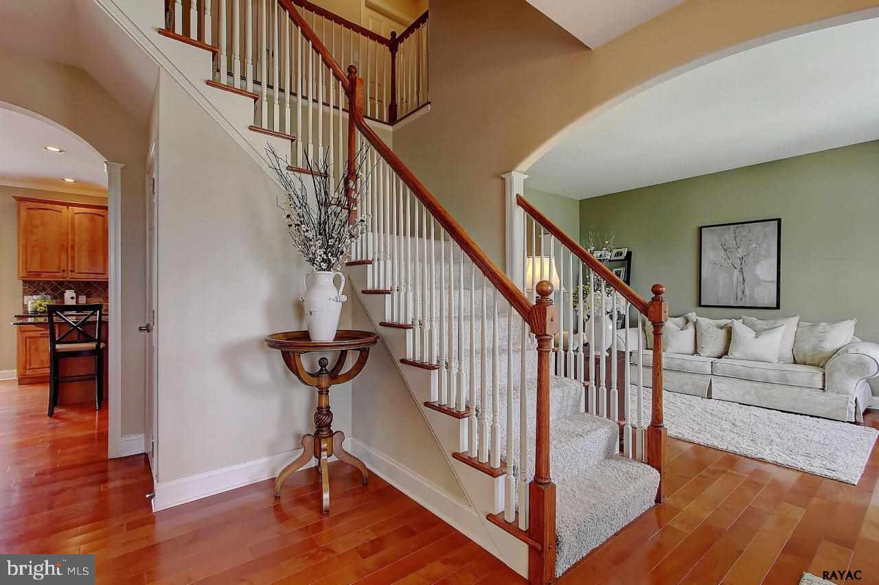 ORCHARD HILLS - Residential
