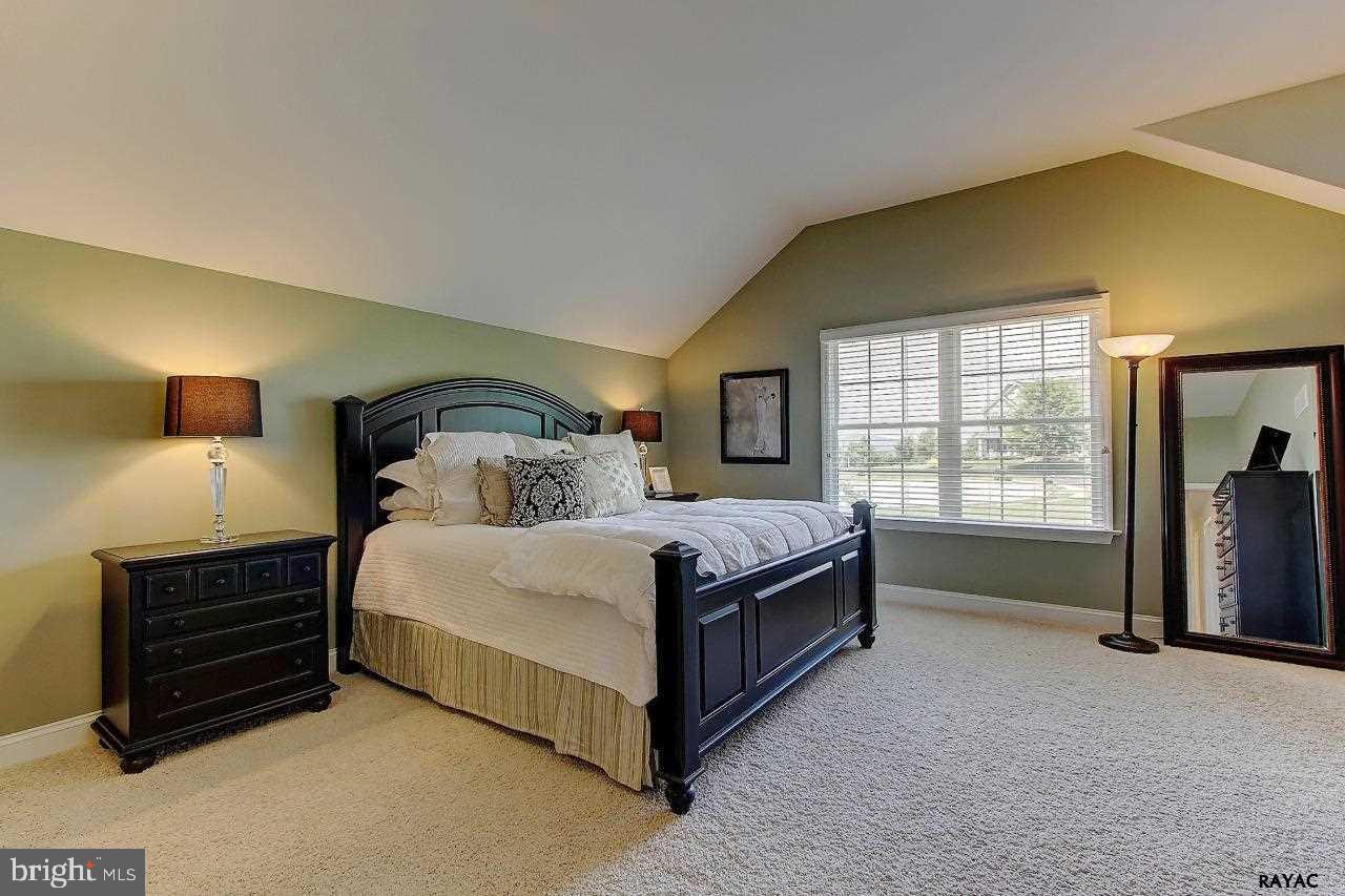 ORCHARD HILLS - Residential