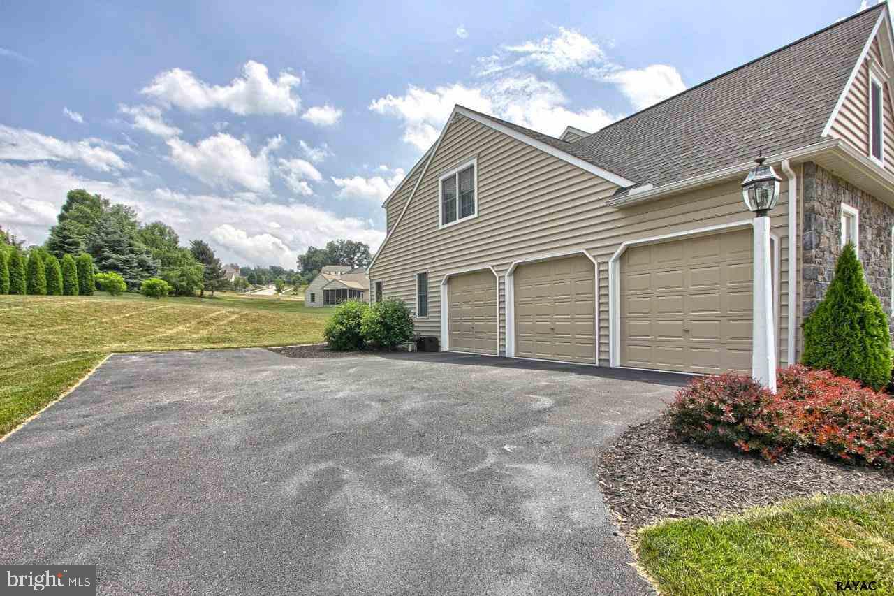 ORCHARD HILLS - Residential