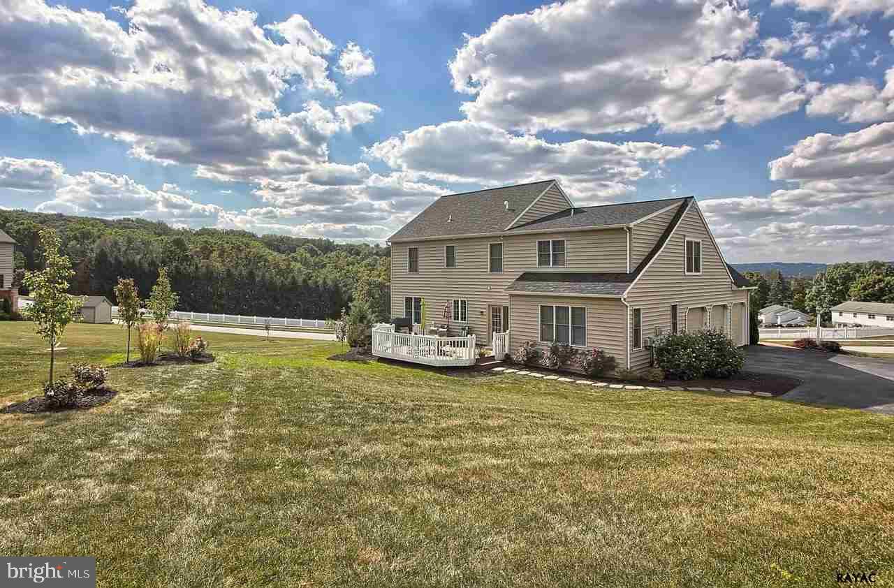 ORCHARD HILLS - Residential