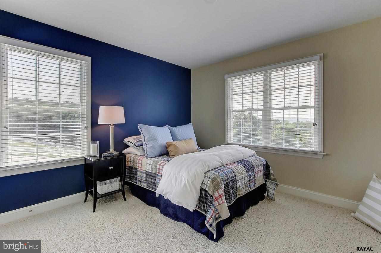 ORCHARD HILLS - Residential