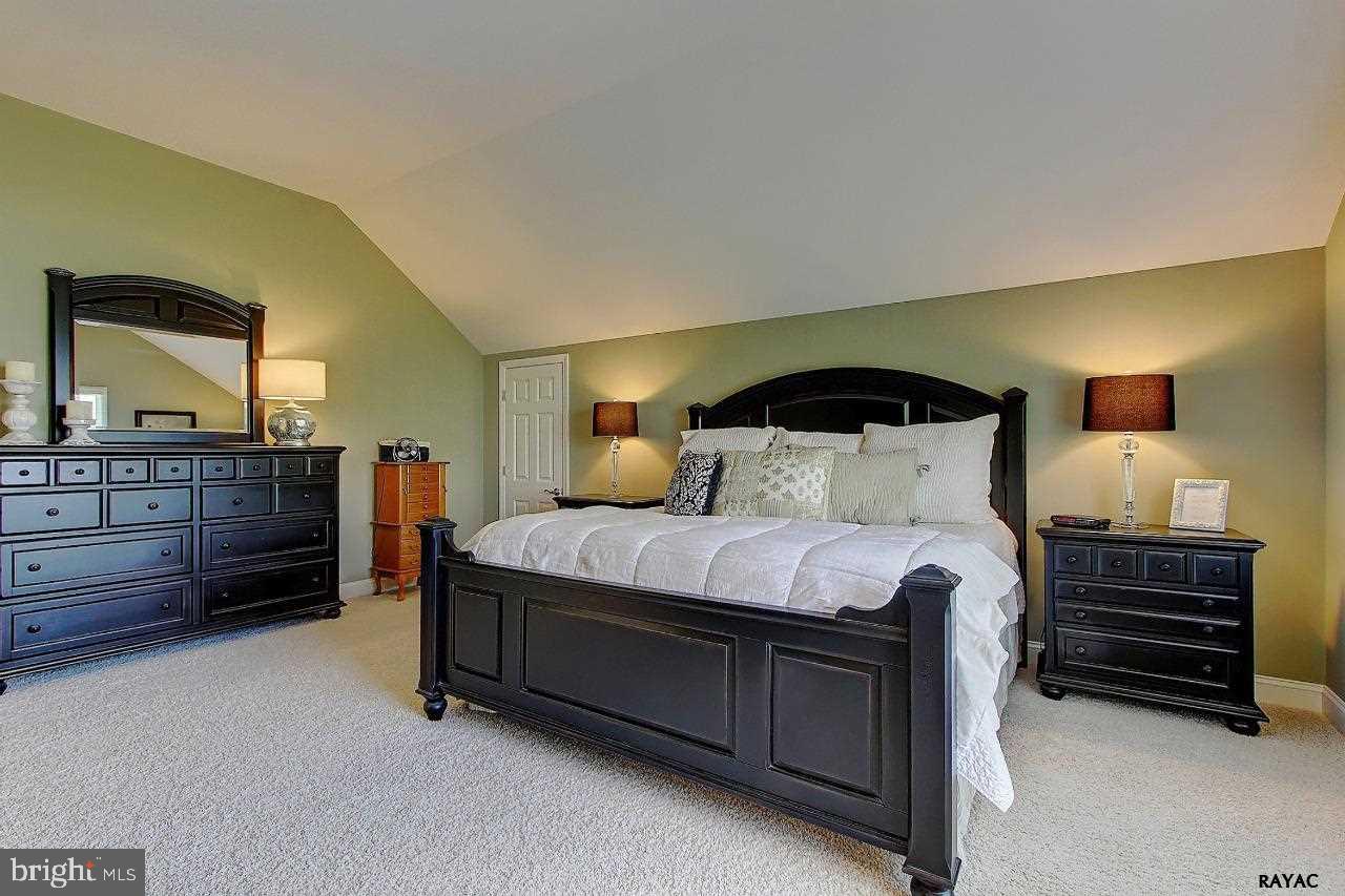 ORCHARD HILLS - Residential