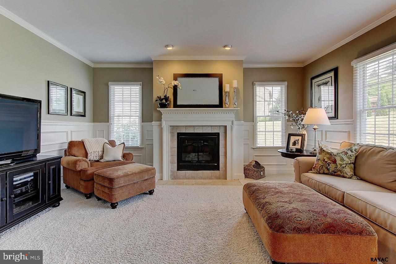 ORCHARD HILLS - Residential