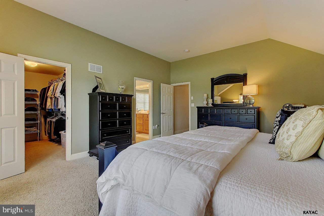 ORCHARD HILLS - Residential