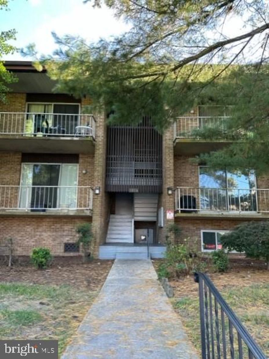 A wonderful condo central to everything!!  Priced to sell!  Close to Salisbury University, Tidal Health Hospital, Restaurants and Retail!  Walk, Bike or Drive anywhere!!