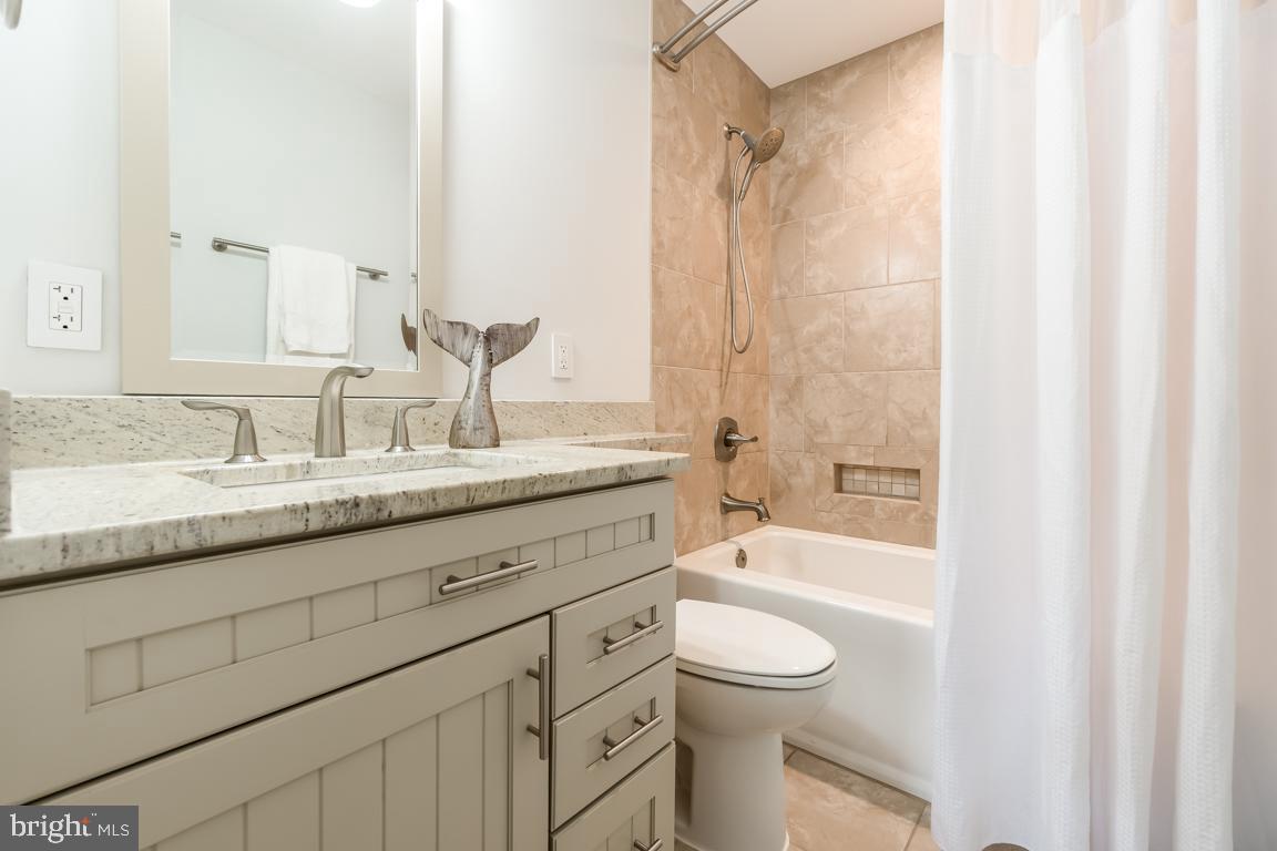 HAMPTON OAKS - Residential