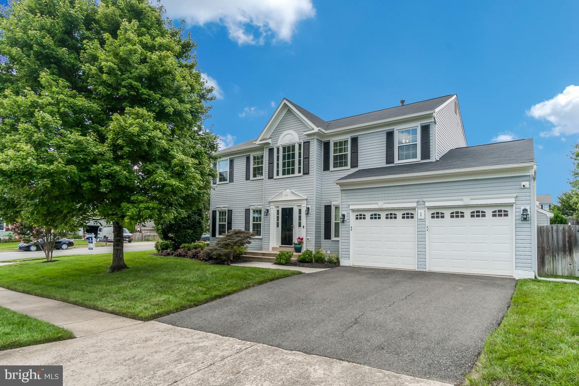 HAMPTON OAKS - Residential