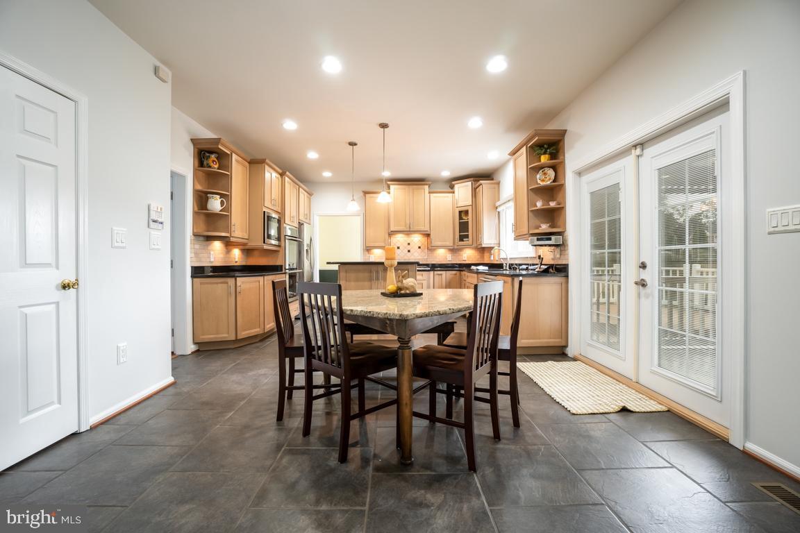 HAMPTON OAKS - Residential