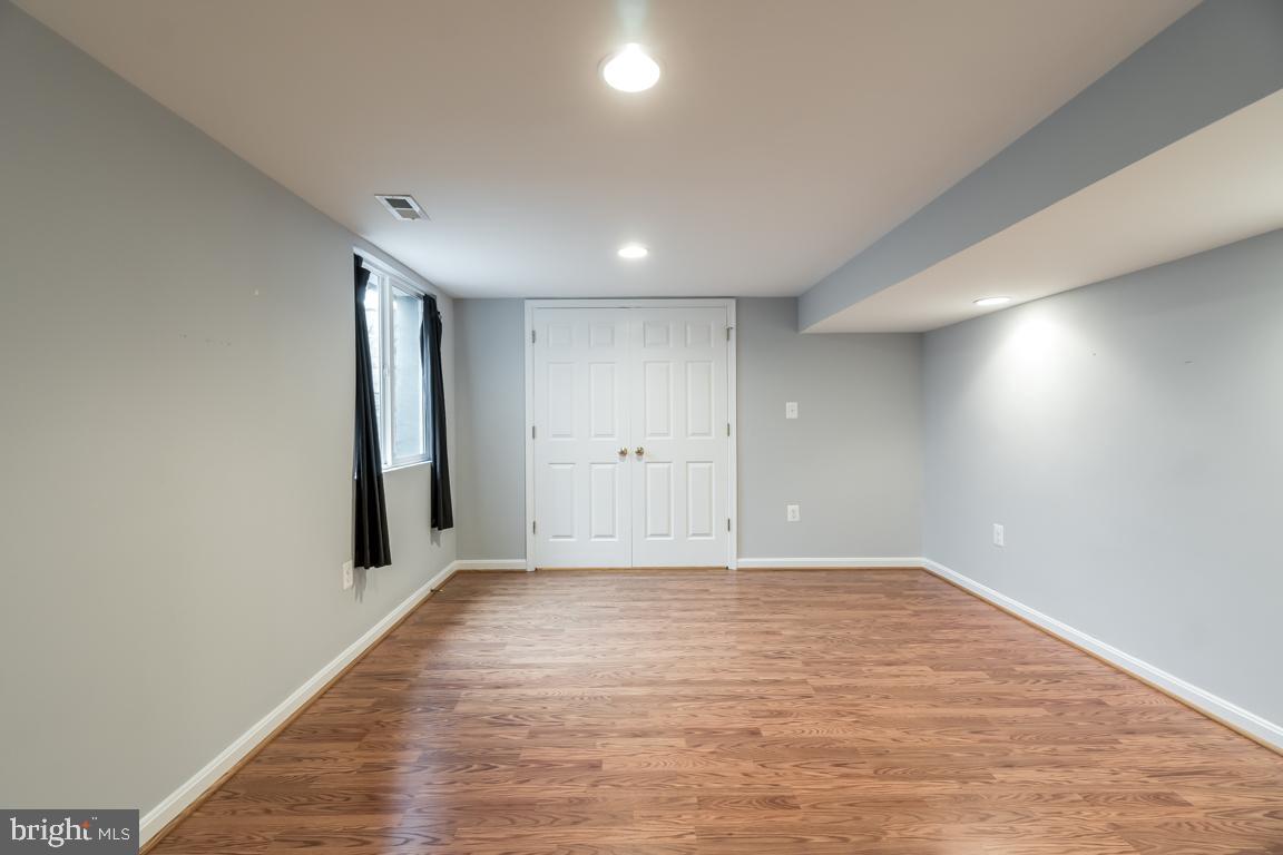 HAMPTON OAKS - Residential