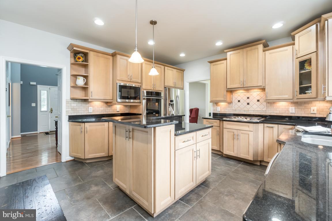 HAMPTON OAKS - Residential