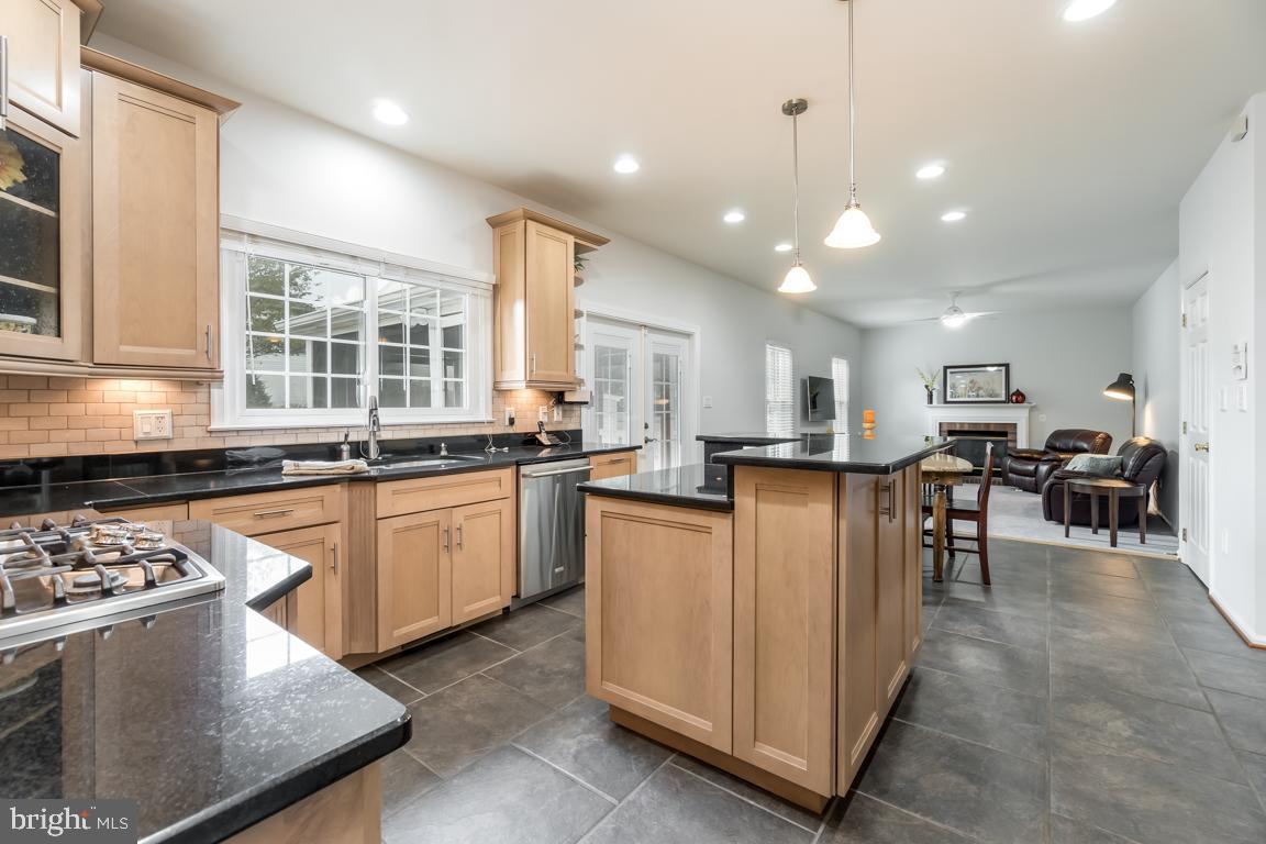 HAMPTON OAKS - Residential