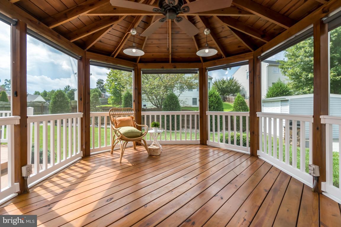 HAMPTON OAKS - Residential