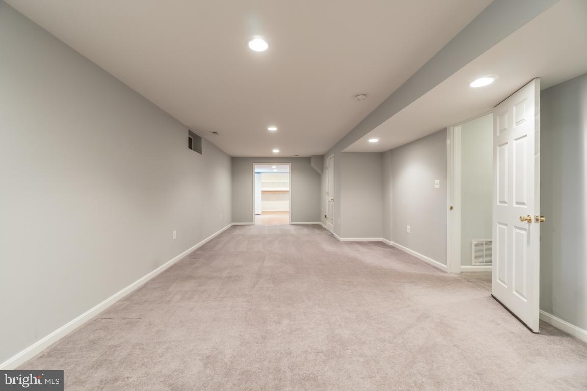 HAMPTON OAKS - Residential