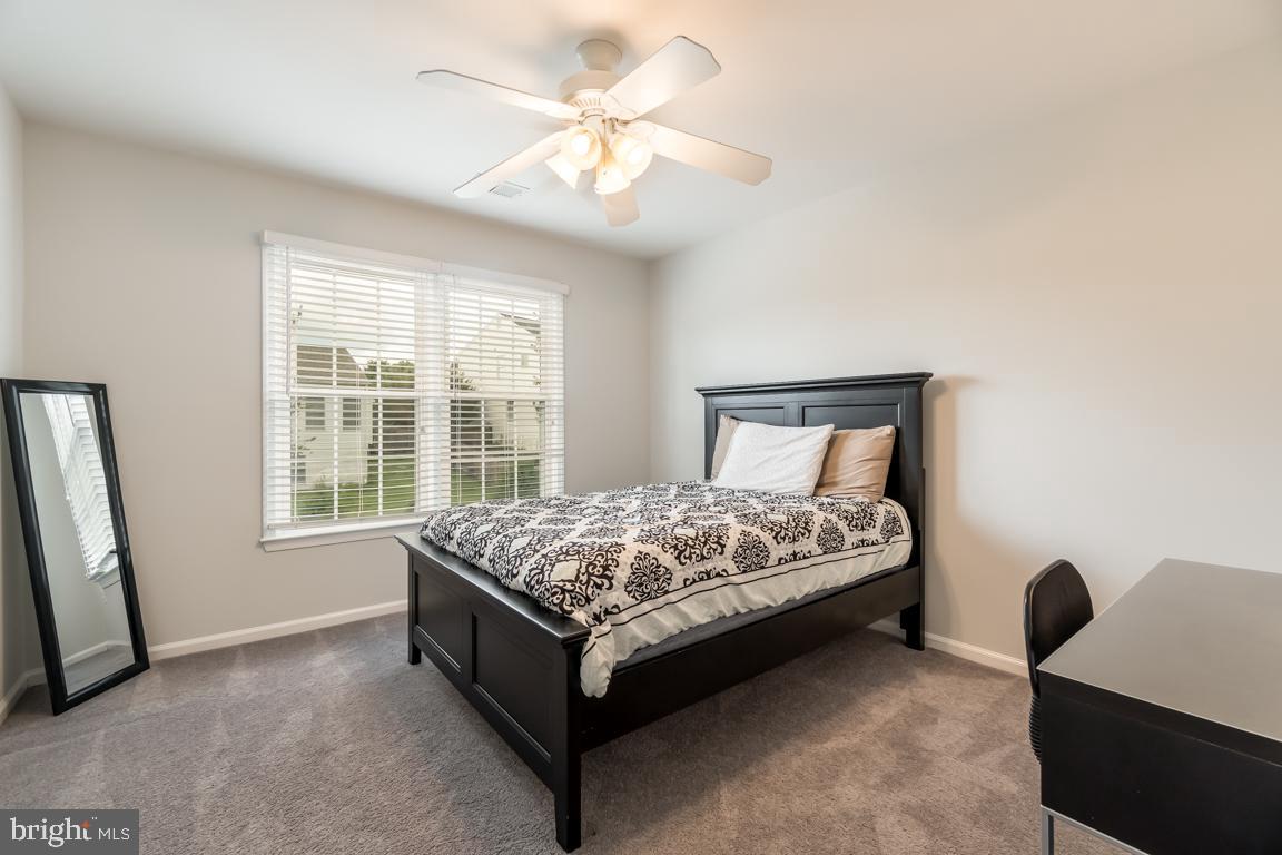 HAMPTON OAKS - Residential