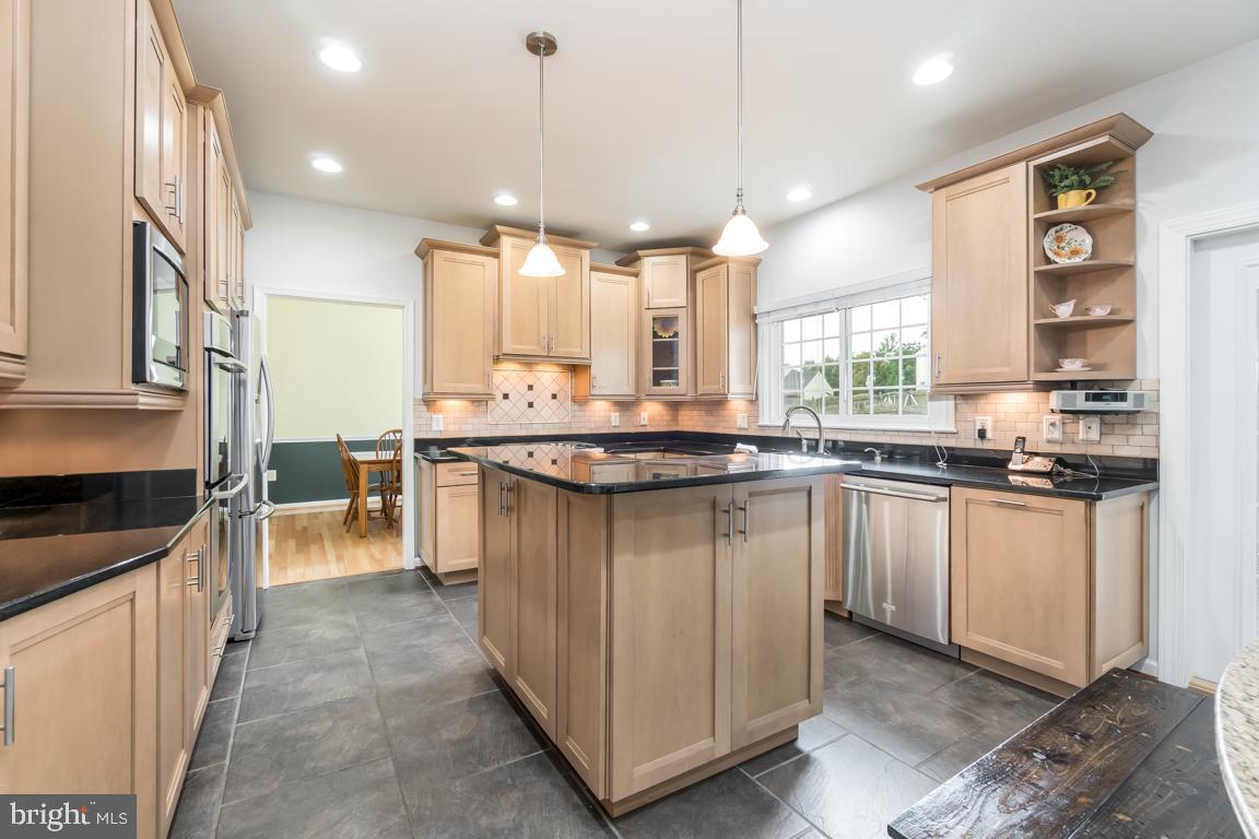 HAMPTON OAKS - Residential