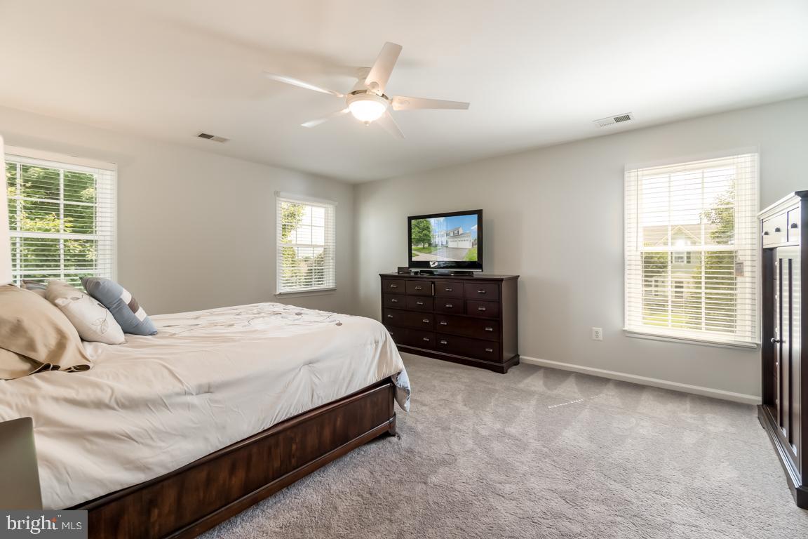 HAMPTON OAKS - Residential