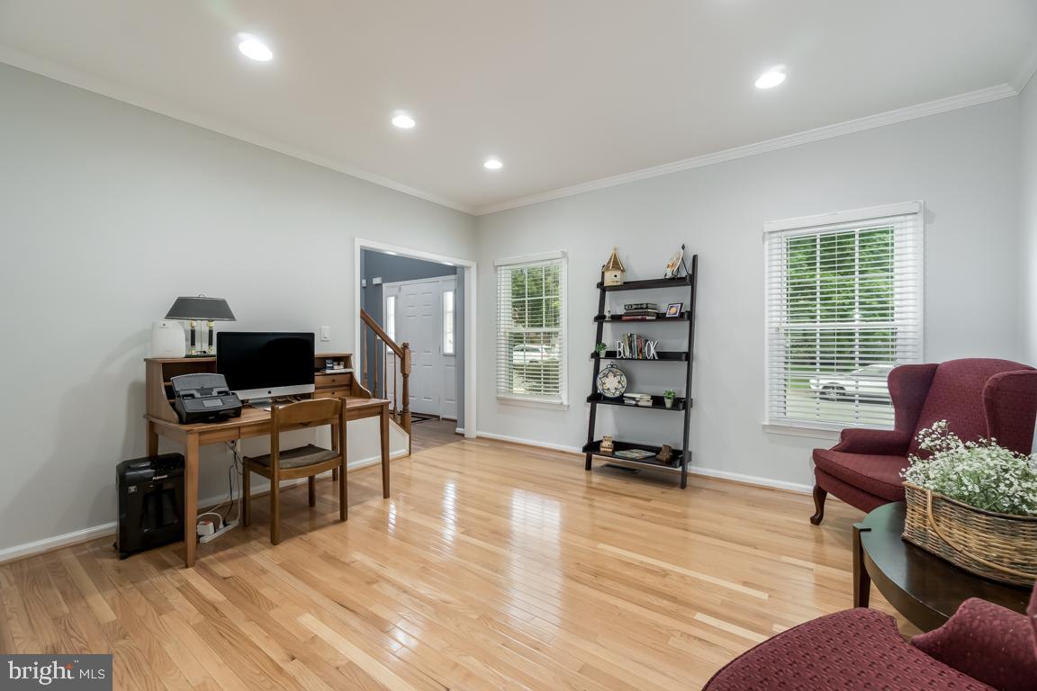 HAMPTON OAKS - Residential